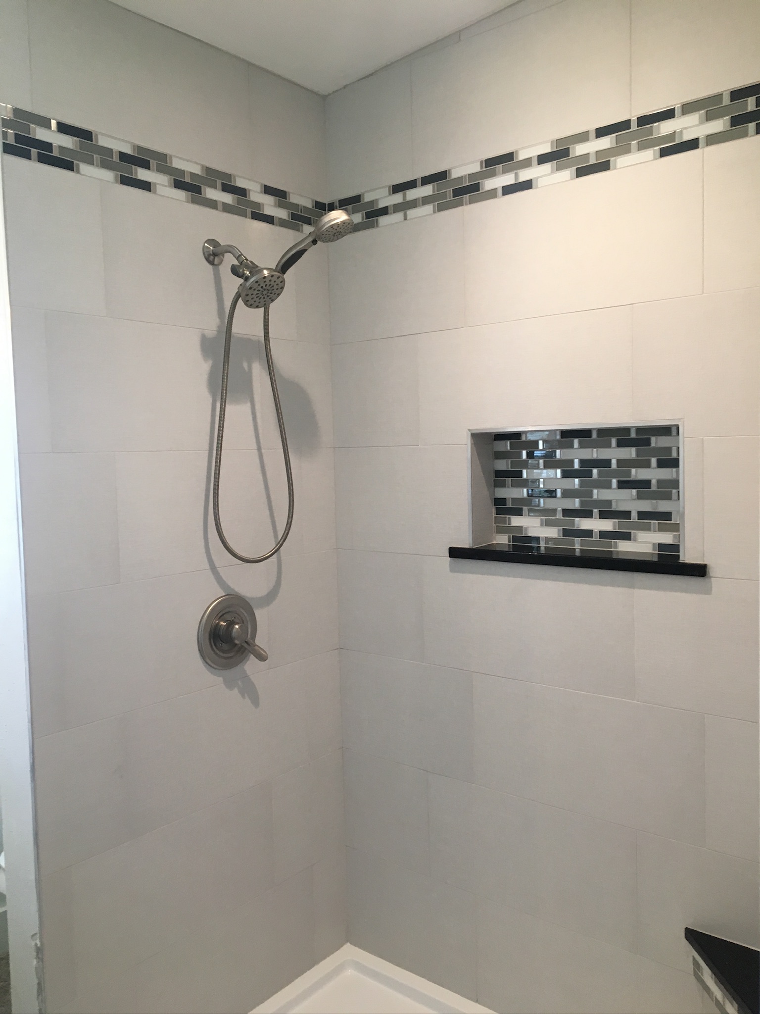 Horizontal Mosaic Accent in a Custom Shower, project view 4.